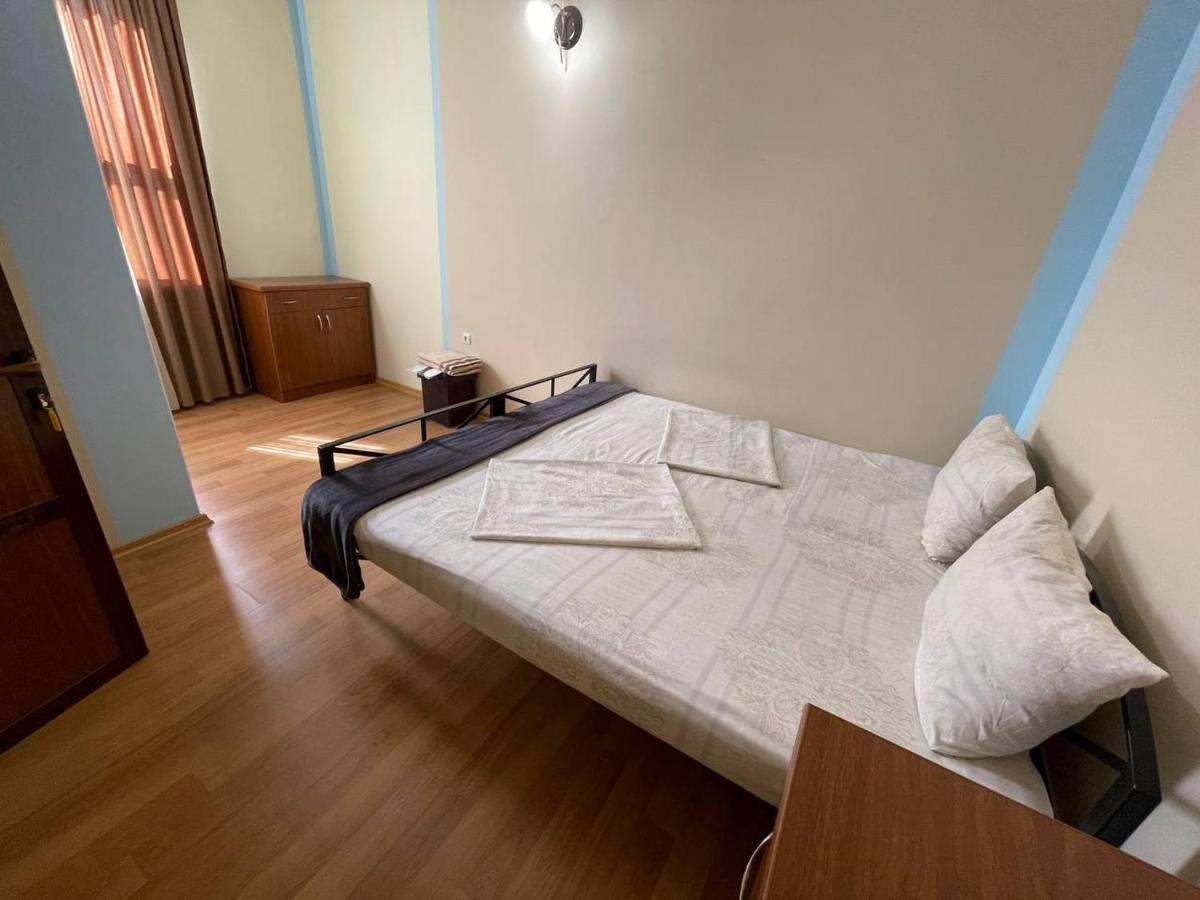 Alem Hotel Yerevan Exterior photo