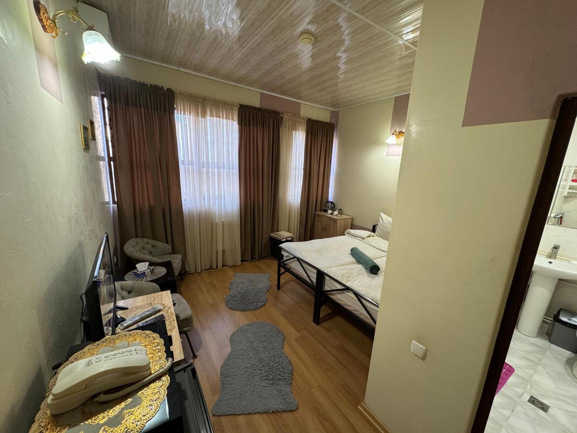 Alem Hotel Yerevan Exterior photo