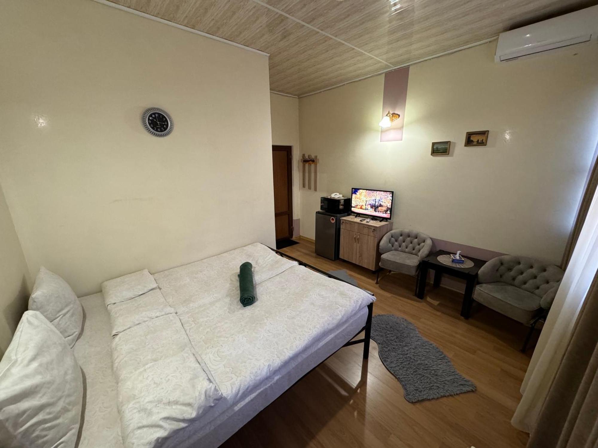 Alem Hotel Yerevan Exterior photo