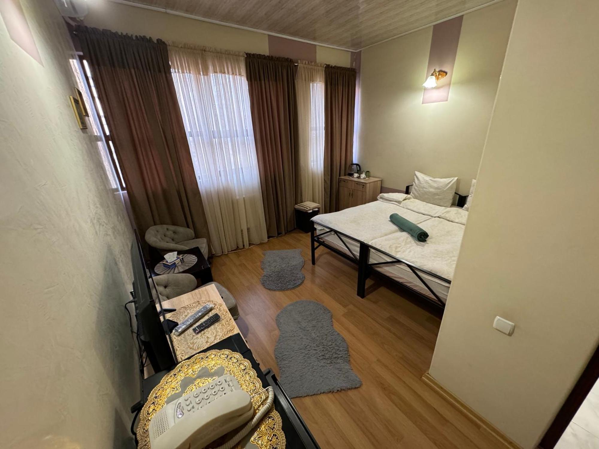 Alem Hotel Yerevan Exterior photo